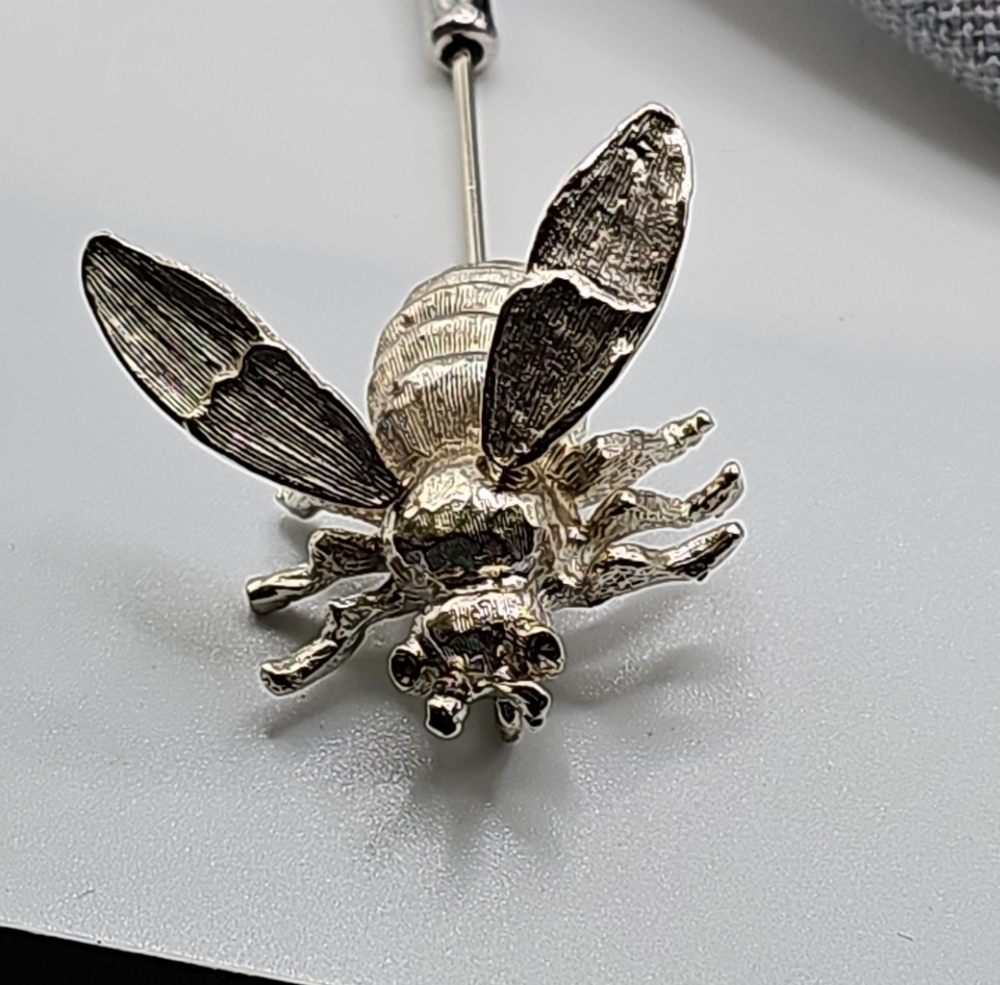 "Jeanne" Vintage Signed Trembler Bumble Bee Stickpin